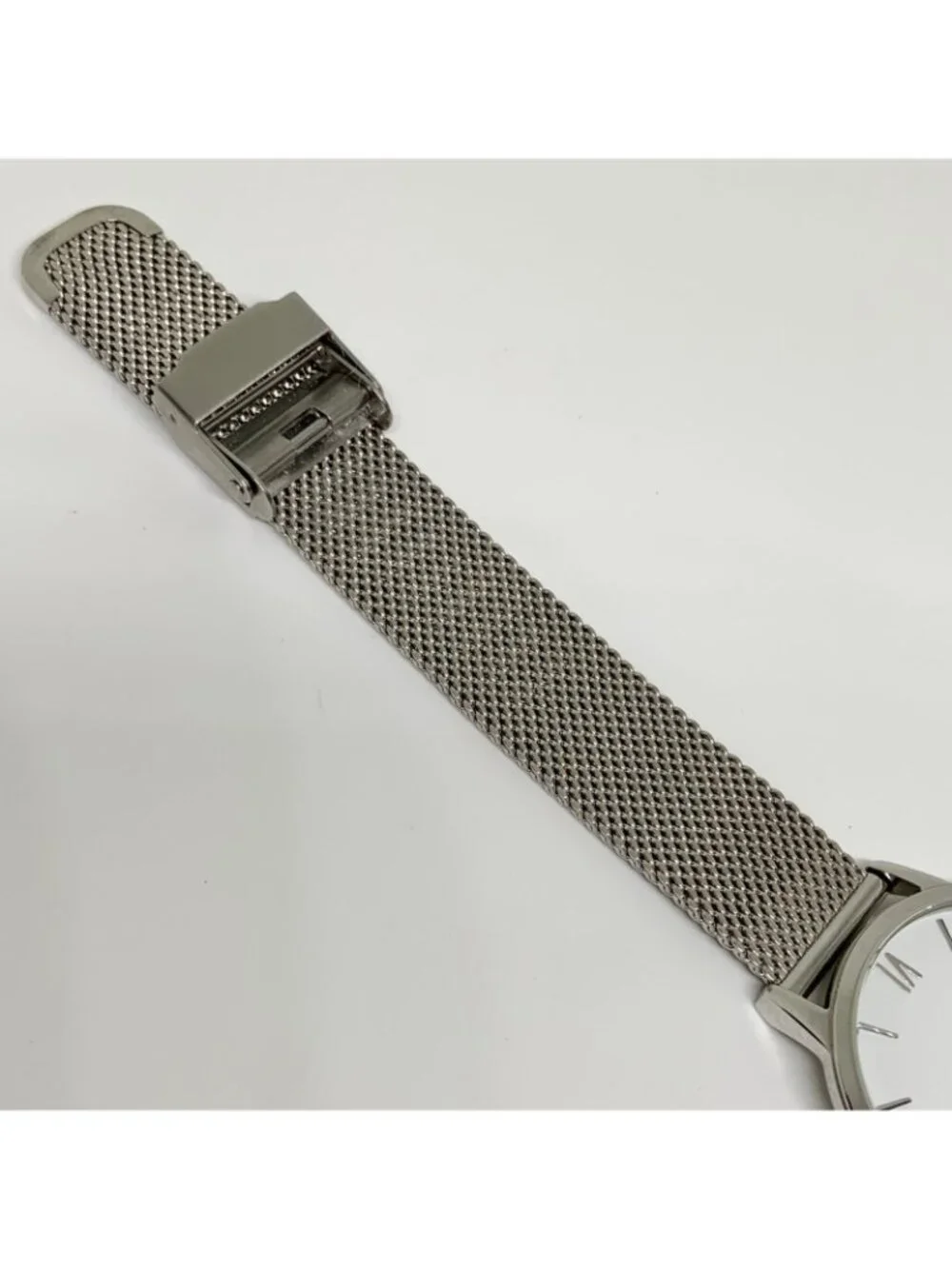 Vincero Women’s Watch “live your legacy” 33mm  quartz analog mesh band running